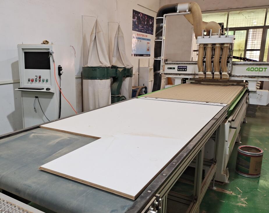 全自動上下料數(shù)控開料機(jī)